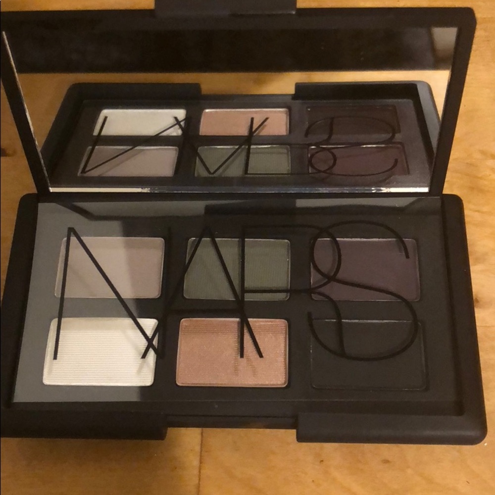 NARS inoubliable coup d’oeil eyeshadow palette